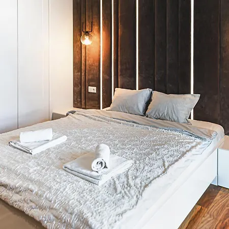 Luksusowy Z Parkingiem W Samym Centrum Wroclawia Διαμέρισμα